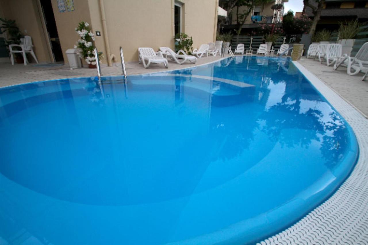 Hotel Madison Bellaria-Igea Marina Esterno foto