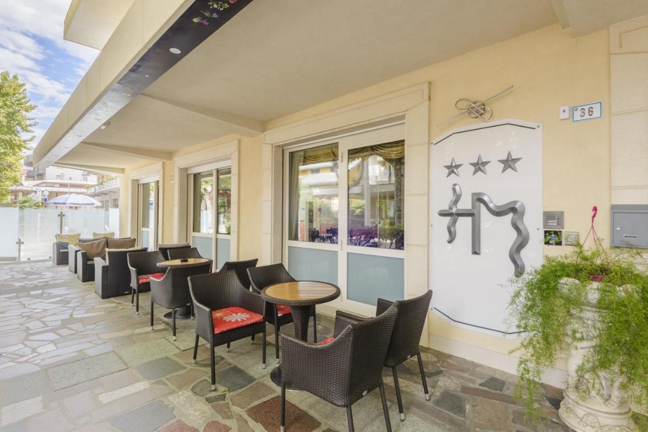 Hotel Madison Bellaria-Igea Marina Esterno foto