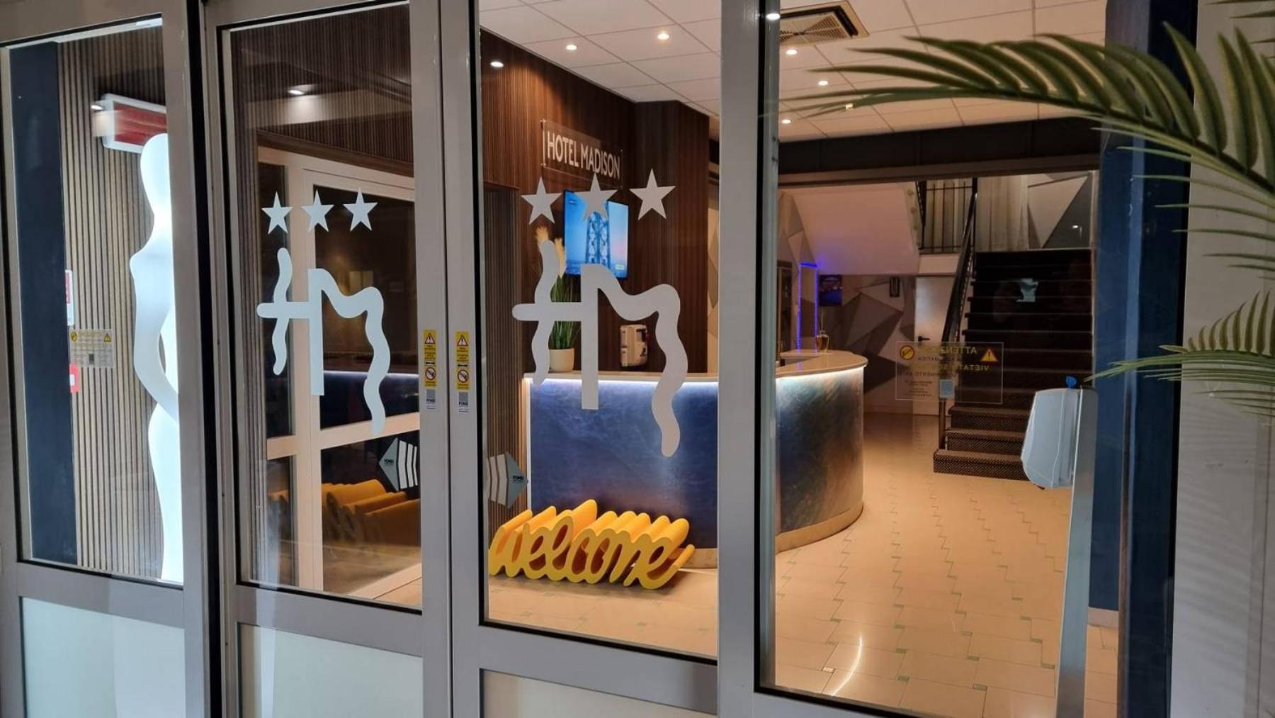 Hotel Madison Bellaria-Igea Marina Esterno foto