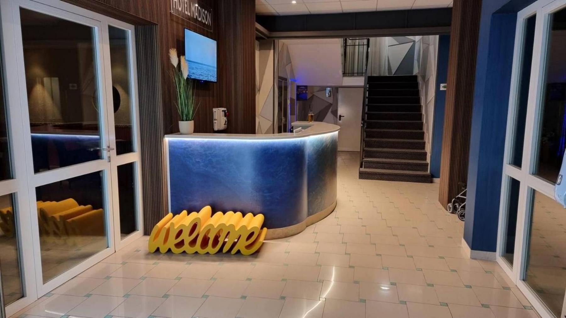 Hotel Madison Bellaria-Igea Marina Esterno foto