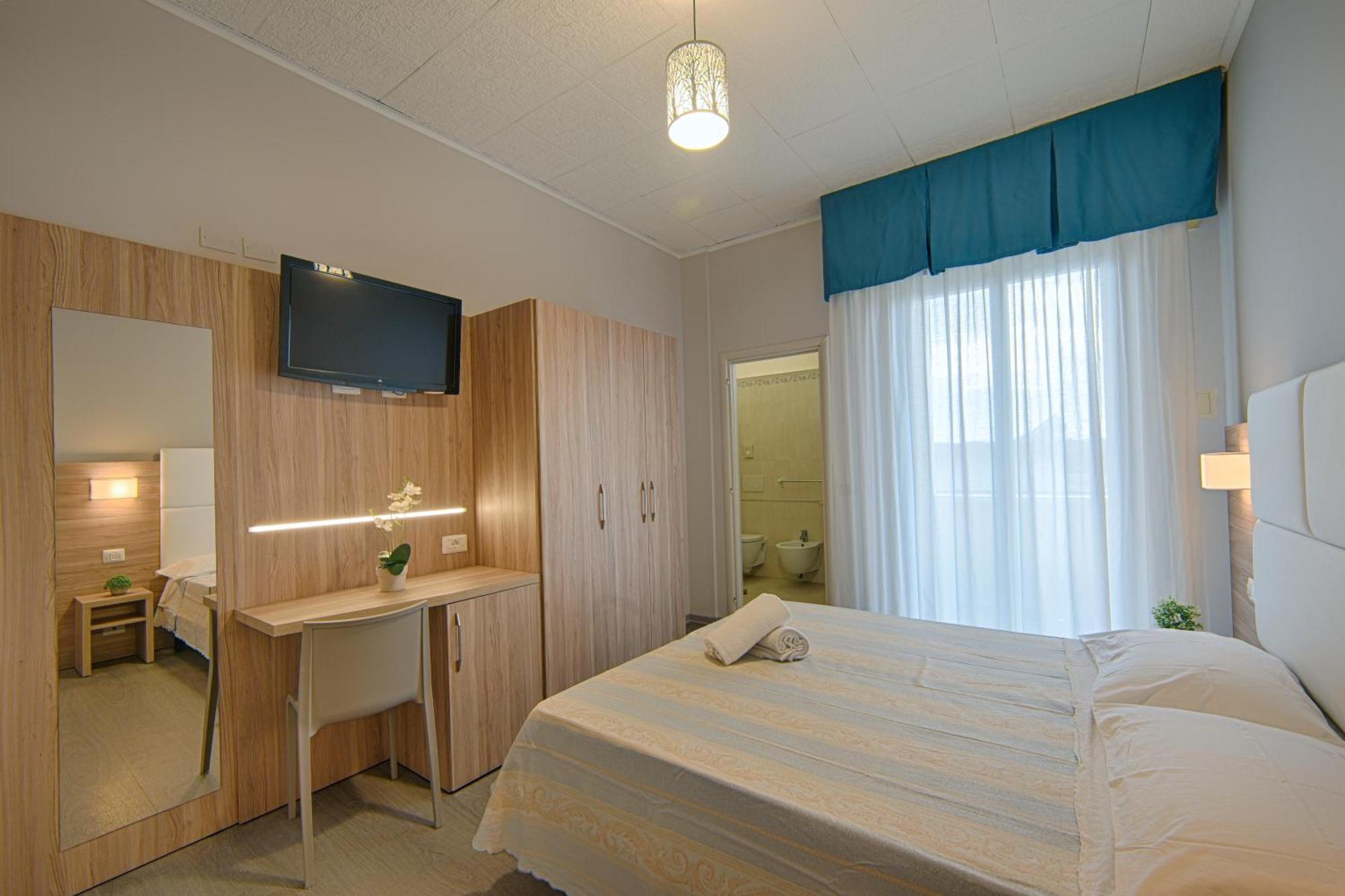 Hotel Madison Bellaria-Igea Marina Esterno foto