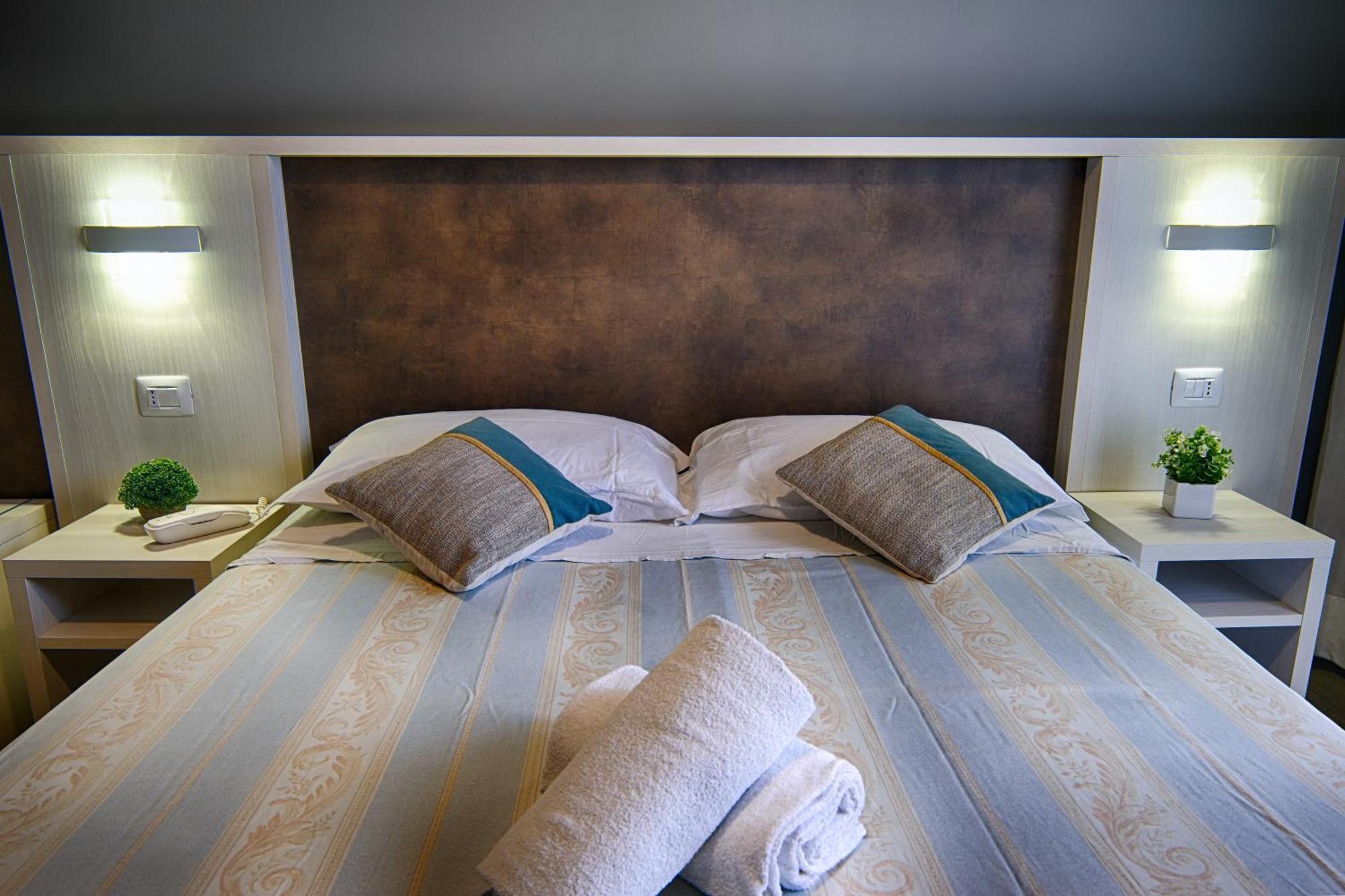 Hotel Madison Bellaria-Igea Marina Esterno foto