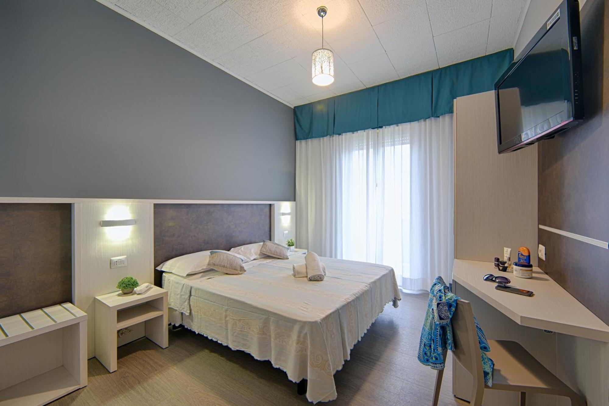 Hotel Madison Bellaria-Igea Marina Esterno foto
