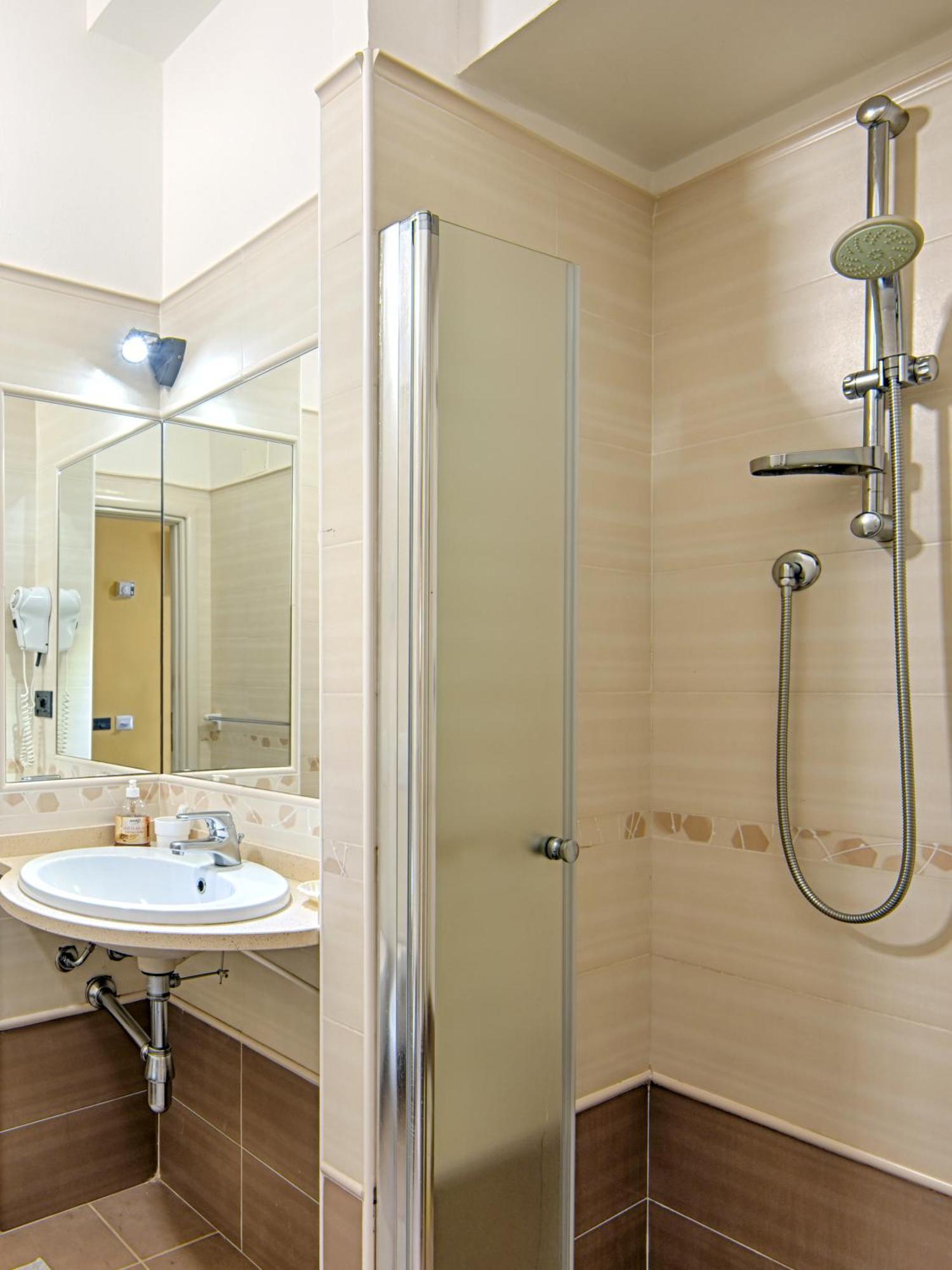 Hotel Madison Bellaria-Igea Marina Esterno foto