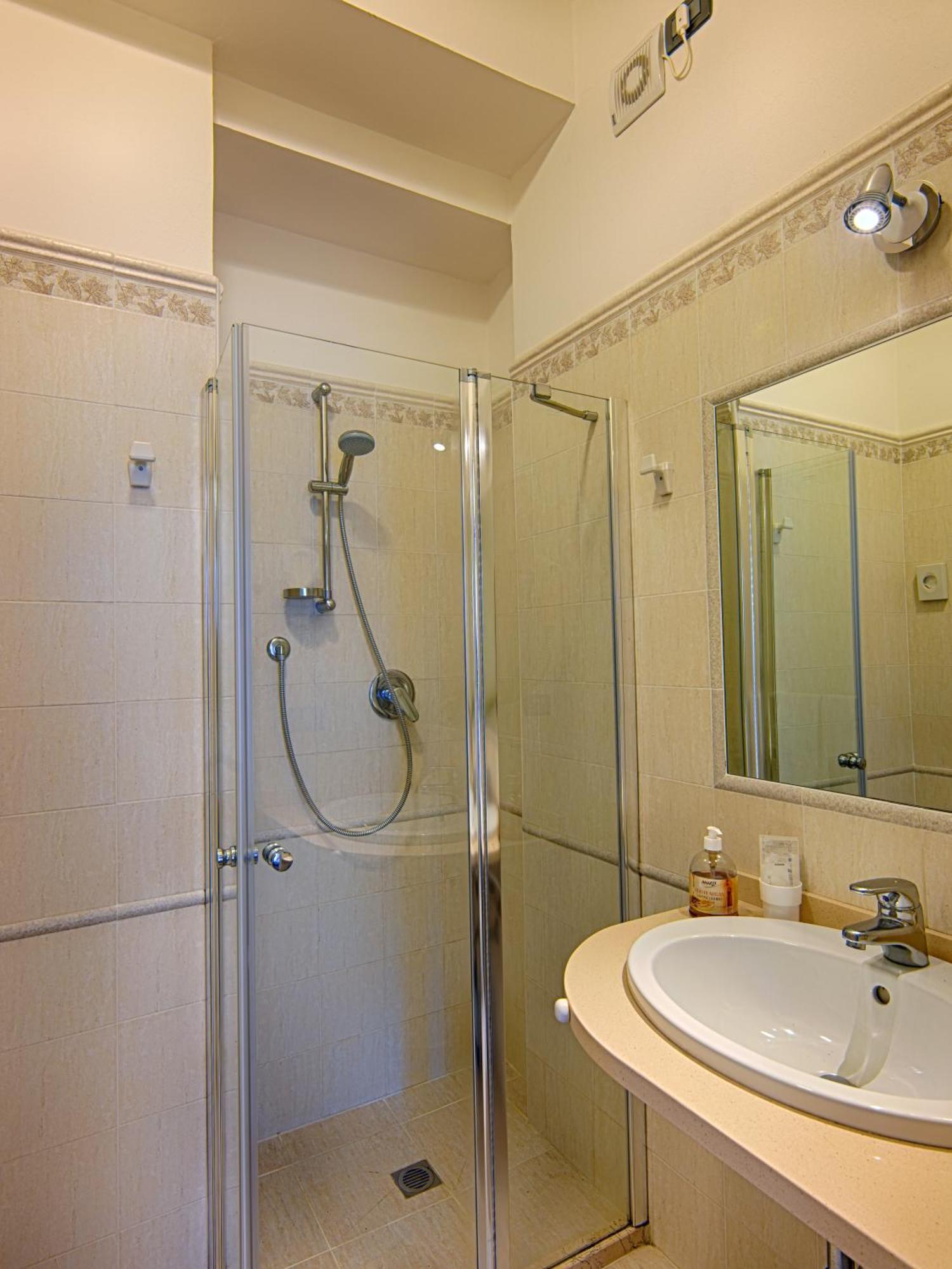 Hotel Madison Bellaria-Igea Marina Esterno foto