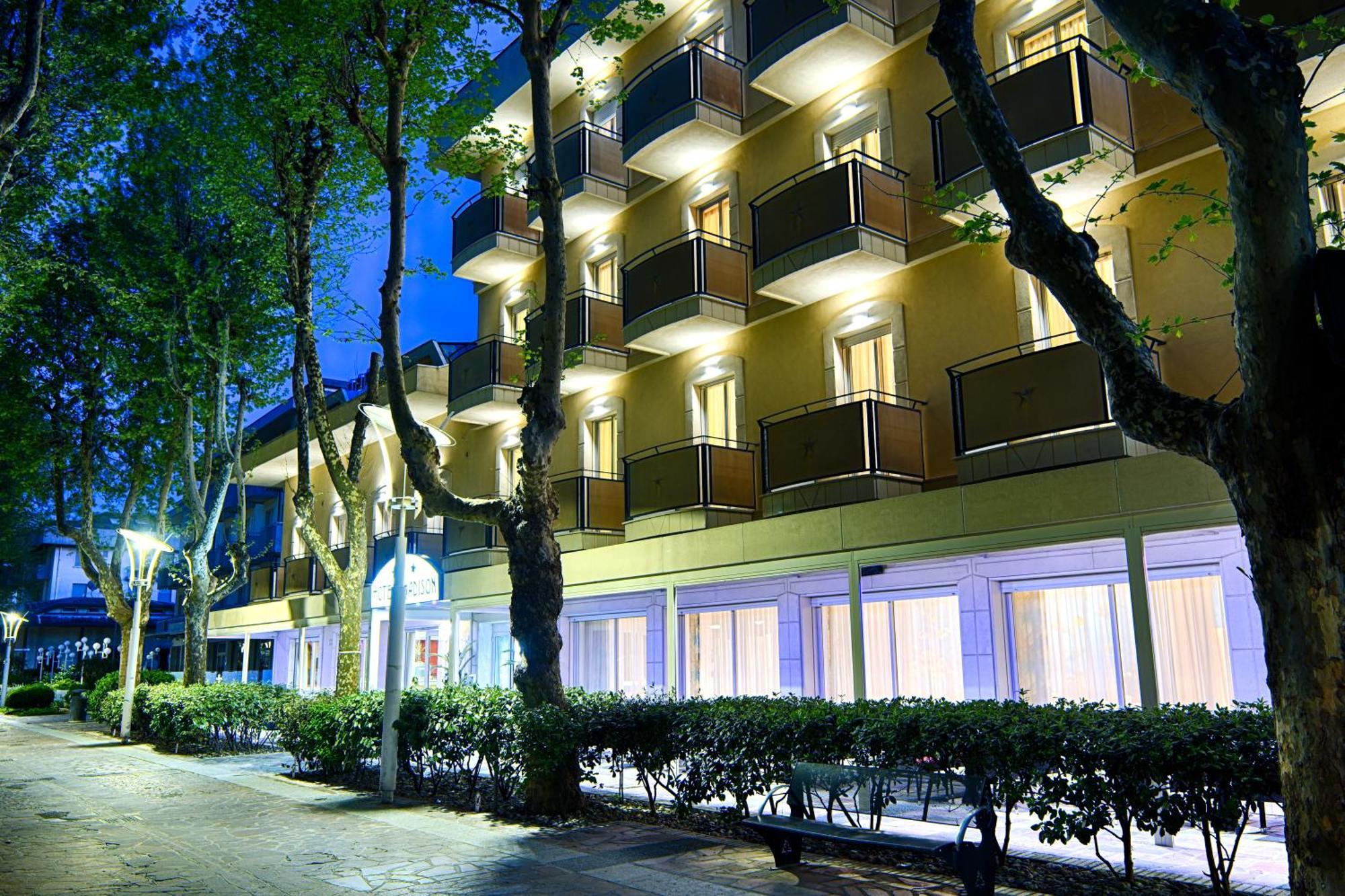 Hotel Madison Bellaria-Igea Marina Esterno foto